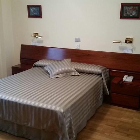 בריביסקה Hotel Isabel מראה חיצוני תמונה