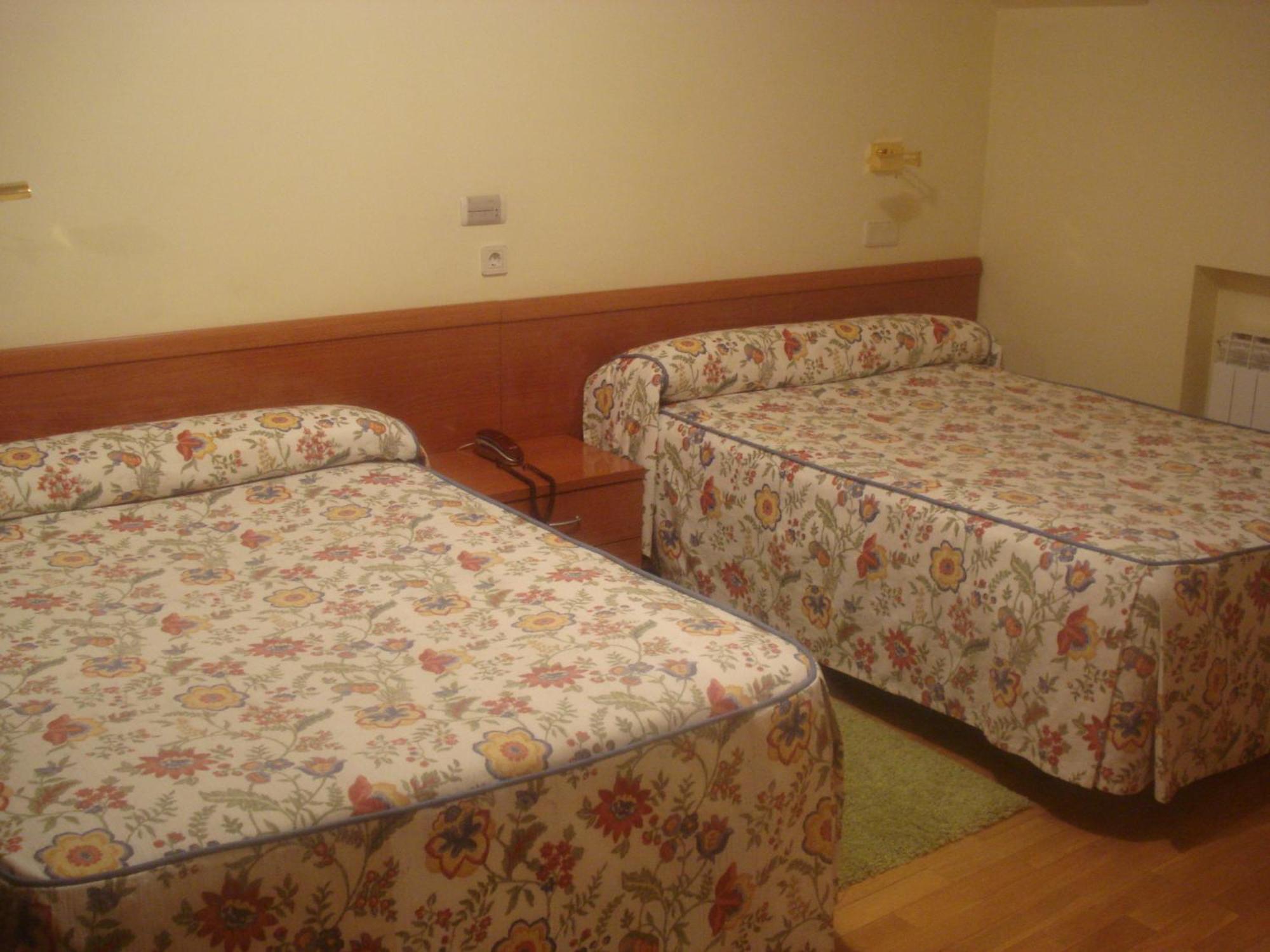 בריביסקה Hotel Isabel מראה חיצוני תמונה